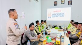 Profesionalisme Satpam Ditingkatkan, Polres Melawi Gelar Latihan Tongkat T di PT BPK
