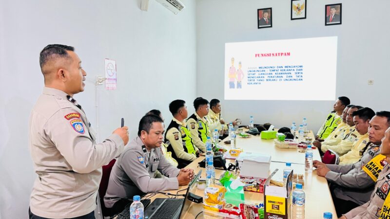 Profesionalisme Satpam Ditingkatkan, Polres Melawi Gelar Latihan Tongkat T di PT BPK