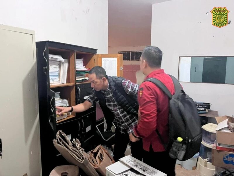 Penggeledahan Alat Bukti Tindak Pidana Korupsi Pertambangan oleh Kejati Kalbar