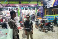 Patroli Malam Polsek Air Besar Sambangi Warga, Tingkatkan Rasa Aman di Lingkungan