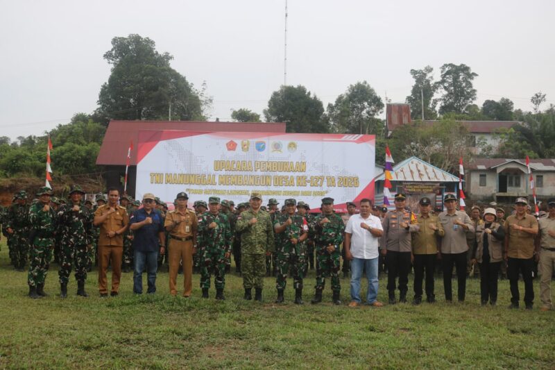 Pembukaan TMMD Reguler ke-127 di Ketapang Resmi Dimulai, Kasiter Kasrem 121/Abw Hadir Dukung Pembangunan Desa