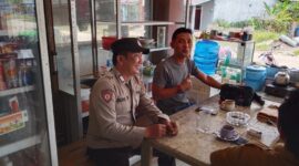 Patroli Rutin Polsek Kuala Behe Perkuat Kamtibmas, Polisi Aktif Beri Imbauan Langsung ke Warga