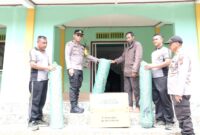 Polres Sintang Berbagi: Bantuan Rumah Ibadah dan Nasi Siap Saji untuk Tim Pencarian Korban Tenggelam