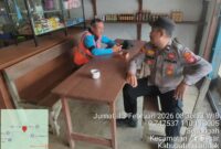 Polsek Air Besar gelar patroli siang dialogis, sapa warga dan berikan imbauan kamtibmas demi keamanan lingkungan tetap kondusif.