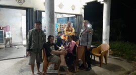 Jaga Keamanan Lingkungan, Polisi Gelar Patroli Malam Dialogis di Mandor
