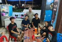 Polsek Sengah Temila Dekatkan Diri dengan Pemuda Lewat Patroli Malam Humanis