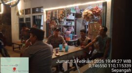 Patroli Dialogis Malam Polsek Air Besar, Polisi Dekatkan Diri dengan Warga