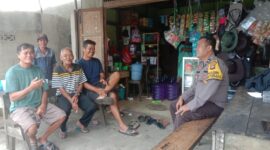 Sambang Humanis Bhabinkamtibmas di Sompak, Perkuat Sinergi Warga Jaga Kamtibmas