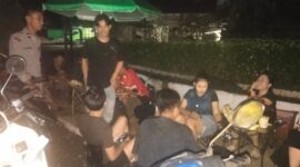 Patroli Humanis Polsek Sengah Temila Dekati Remaja Nongkrong, Sampaikan Edukasi Kamtibmas