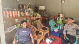 Patroli Siang Polsek Menjalin Sambangi Warga, Perkuat Keamanan Lingkungan di Desa Menjalin