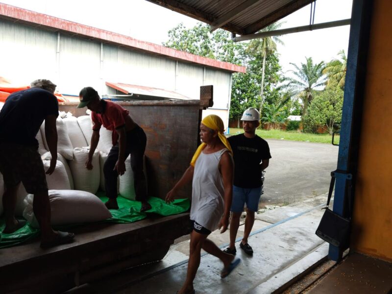 Polsek Meranti Salurkan 5,6 Ton Jagung Petani ke Bulog Pontianak, Dukung Ketahanan Pangan Nasional