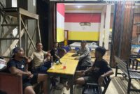 Patroli Malam Polsek Meranti Sambangi Warga, Polisi Sampaikan Pesan Kamtibmas