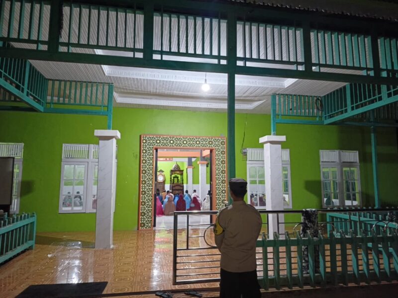 Polsek Sokan Amankan Salat Tarawih Ramadan, Kamtibmas Kecamatan Sokan Kondusi