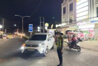 Polwan Satlantas Polres Melawi Amankan Salat Isya dan Tarawih Ramadan