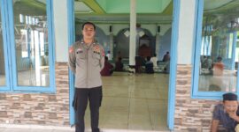 Polsek Menjalin Amankan Shalat Jumat di Masjid Nurul Yaqin Landak