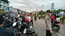 Polres Melawi Patroli Pasar Juadah Ramadan di Jalan Juang, Polisi Atur Lalu Lintas dan Jaga Keamanan Warga
