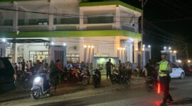 Polres Melawi Amankan Salat Isya dan Tarawih Ramadhan, Polisi Humanis Jaga Keamanan Jamaah