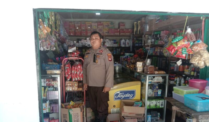 Polsek Sebangki Sambangi Toko Warga, Polisi Beri Imbauan Cegah Pencurian