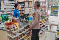 Patroli Humanis Polisi di Indomaret Sengah Temila, Cegah Kriminalitas dan Jaga Keamanan Pengunjung