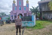 Polsek Kuala Behe Amankan Ibadah Minggu di Gereja, Pastikan Kamtibmas Tetap Kondusif