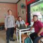 Polsek Sengah Temila Sapa Warga di Warung Kopi Saat Hari Libur, Sampaikan Pesan Kamtibmas