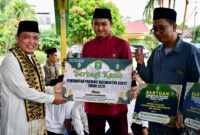 Safari Ramadhan di Sintang, Gubernur Kalbar Ria Norsan Salurkan Bantuan dan 1.000 Paket Sembako