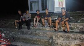 Patroli Malam Polsek Mandor Dialog dengan Warga, Polisi Ajak Jaga Kamtibmas