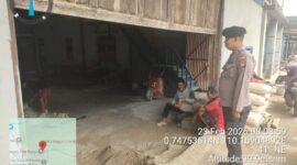 Patroli Humanis Polsek Air Besar, Polisi Sambangi Tukang Bangunan Sampaikan Kamtibmas