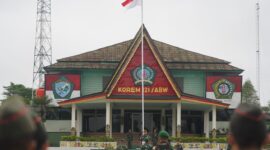 Upacara Mingguan Makorem 121/Abw, Prajurit TNI Diminta Jaga Disiplin dan Integritas