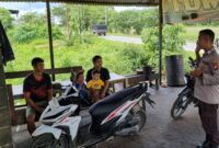Patroli Siang Polsek Menjalin, Warga Desa Menjalin Diajak Jaga Kamtibmas