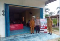 Polisi Sambangi Permukiman Warga, Patroli Siang Mandor Tekankan Edukasi Kamtibmas