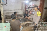 Dekatkan Diri ke Warga, Polisi Air Besar Beri Imbauan Kamtibmas Malam Hari