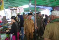 UMKM Bergeliat di Bulan Puasa, Bupati Sintang Tinjau dan Belanja di Kantin Ramadan