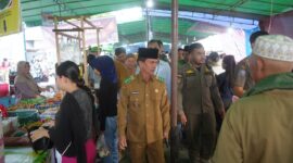 UMKM Bergeliat di Bulan Puasa, Bupati Sintang Tinjau dan Belanja di Kantin Ramadan
