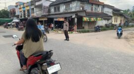 Pengaturan Lalu Lintas Ditingkatkan, Polsek Mempawah Hulu Layani Pengguna Jalan