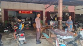 Polisi Kuala Behe Gelar Patroli Dialogis, Warga Diajak Aktif Jaga Keamanan