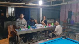 Polisi Mandor Sambangi Warga Saat Patroli Malam, Cegah Kriminalitas