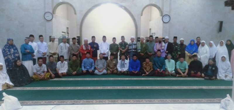 Safari Ramadhan di Sambas, Danramil 01/Sambas Bangun Kedekatan dengan Warga