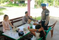 Polisi Menjalin Sambangi Warga Saat Patroli Siang
