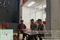 Polisi Air Besar Sambangi Warga Saat Patroli Malam