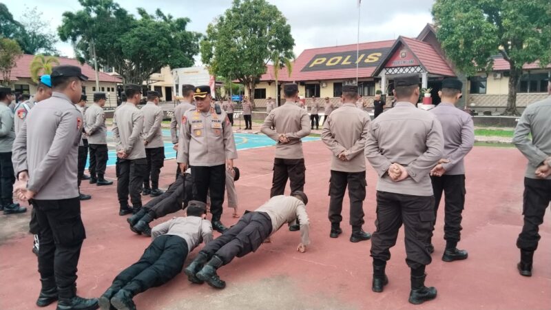 Kapolres Melawi Sidak Kerapian Seragam dan Fasilitas Mapolres