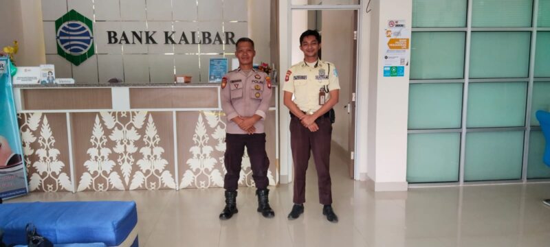 Polisi Sengah Temila Datangi Bank dan Toko Saat Patroli Siang