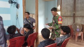 TNI Hadir untuk Warga, Babinsa Jawai Dampingi Pengurusan Akta Kelahiran