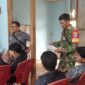 TNI Hadir untuk Warga, Babinsa Jawai Dampingi Pengurusan Akta Kelahiran