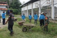 Kodim 1206/Putussibau Gelar Aksi Jumat Bersih di Desa Melapi