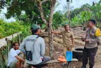 Pendekatan Humanis, Bhabinkamtibmas Mempawah Hulu Ngobrol Bareng Warga