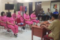 Bhayangkari dan Polsek Menyuke Bukber Bersama Masyarakat