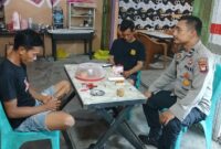Polisi Mandor Datangi Warga Saat Patroli Malam