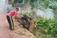 Babinsa Pasiran Bersama Warga Gelar Kerja Bhakti Drainase, Lingkungan Lebih Bersih