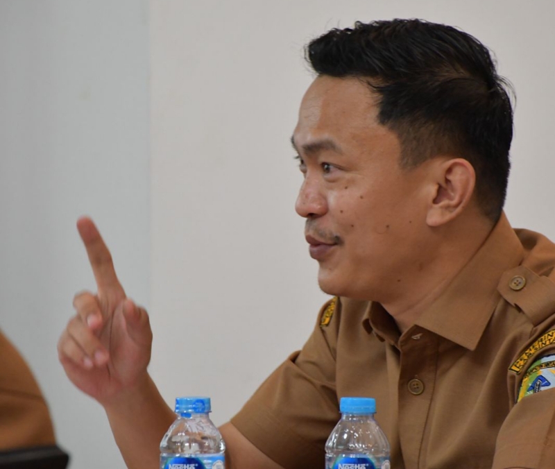 Wakil Bupati Sintang, Florensius Ronny, memimpin Rapat Evaluasi Pelaksanaan Pembangunan Kabupaten Sintang Tahun 2026